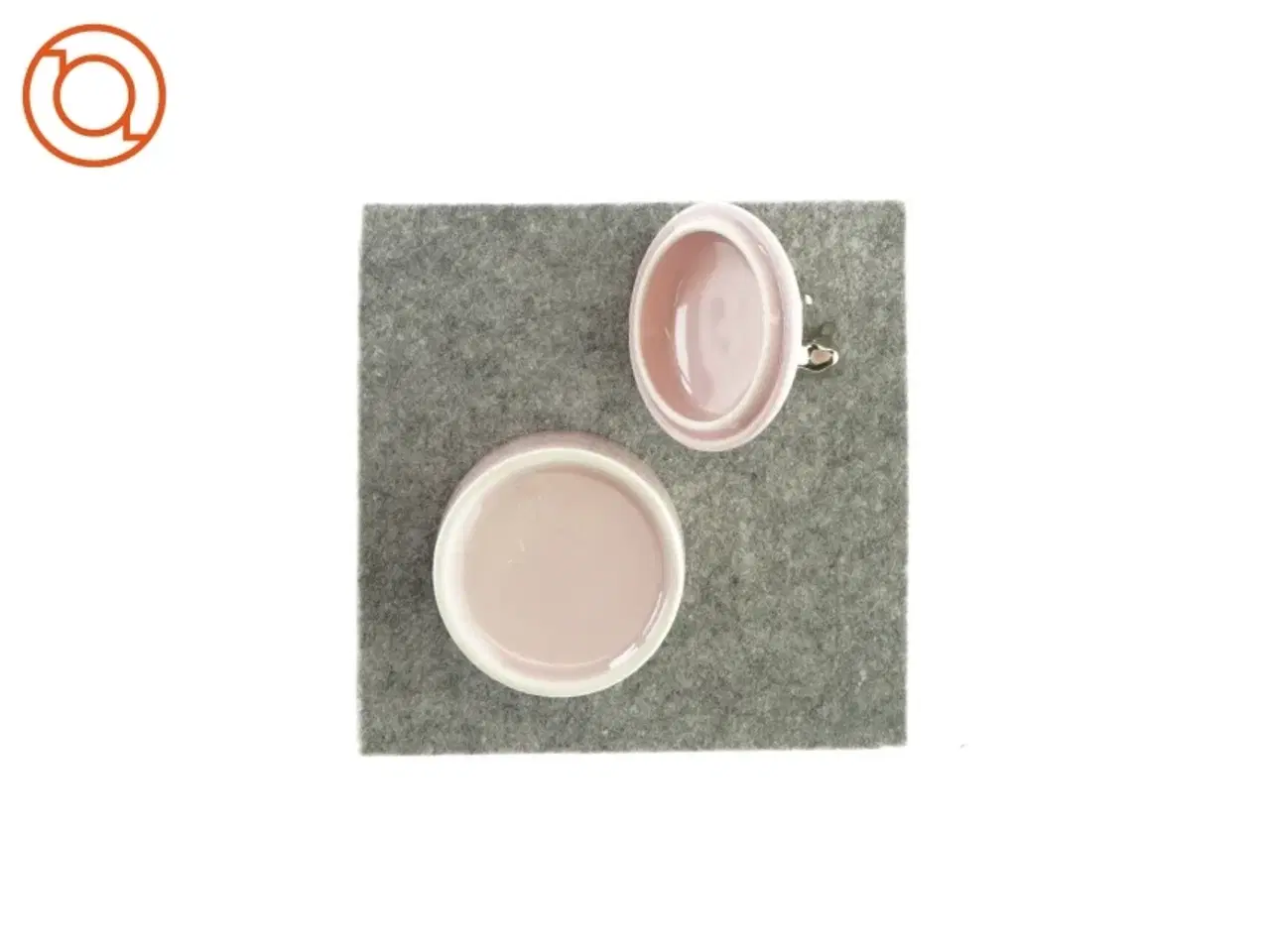 Billede 3 - Lille opbevaringskrukke med hund i sølv på låget