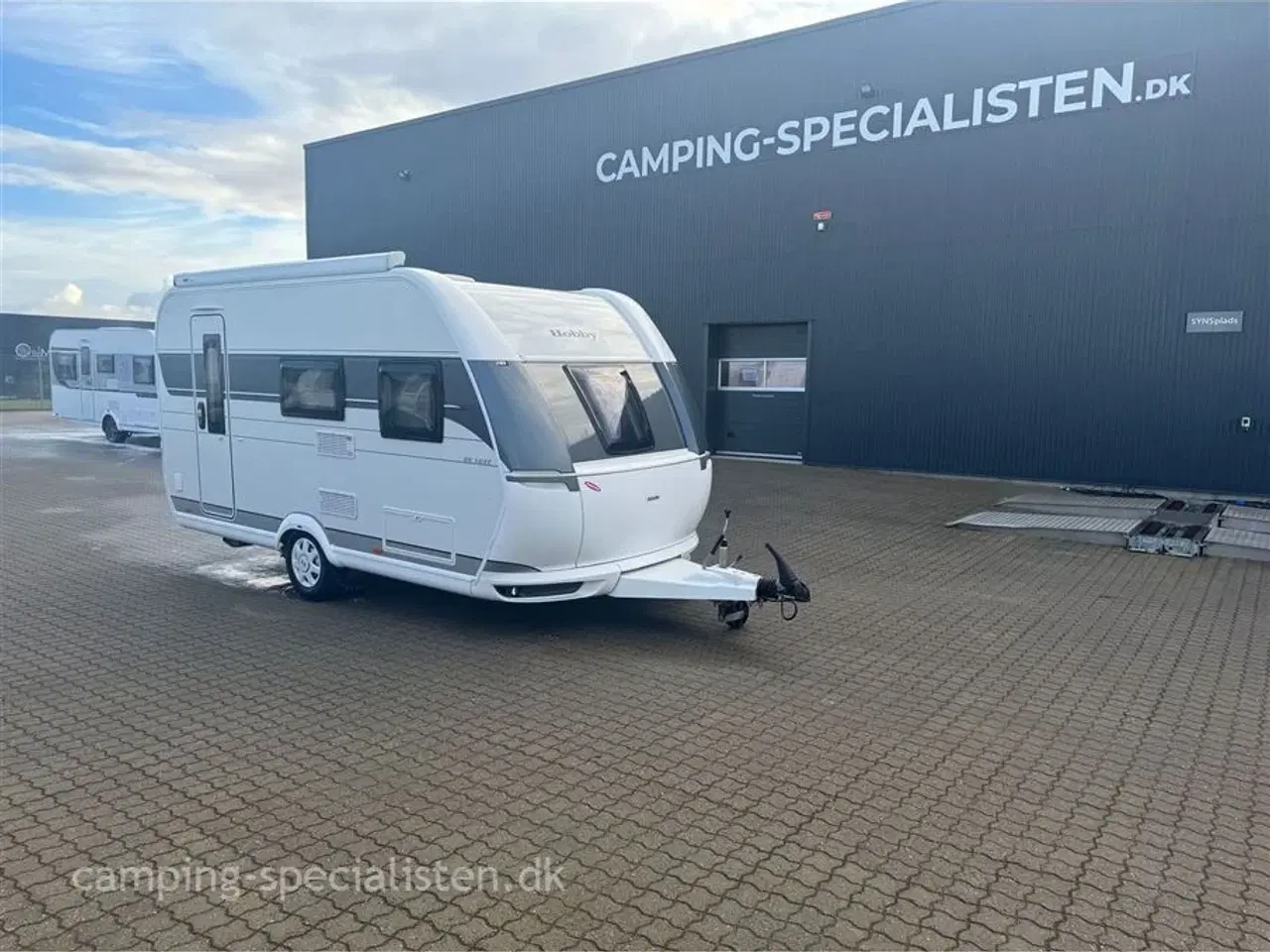 Billede 2 - 2021 - Hobby De Luxe 440 SF   2021 Hobby 440 SF De Luxe med vildt udstyr - se den nu hos Camping-Specialisten.dk