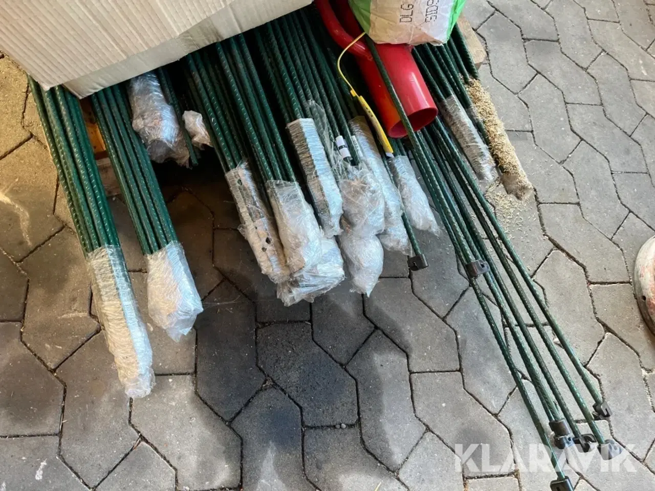 Billede 4 - Lot - hegn, vejsalt, pæle og øvrigt 3 paller