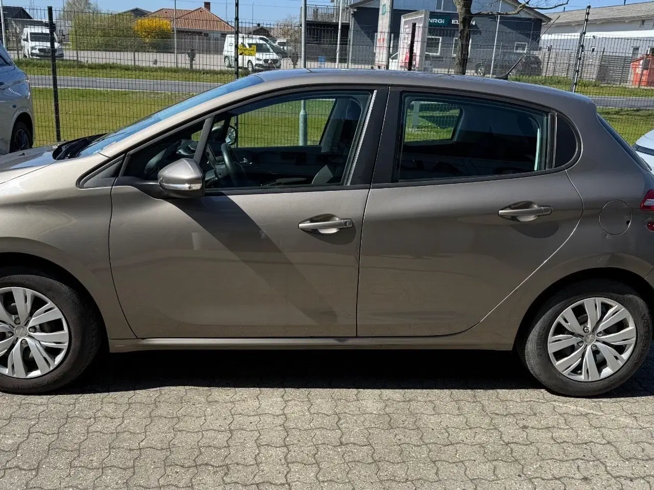 Billede 5 - Peugeot 208 1,2 VTi 82 Active Navigator