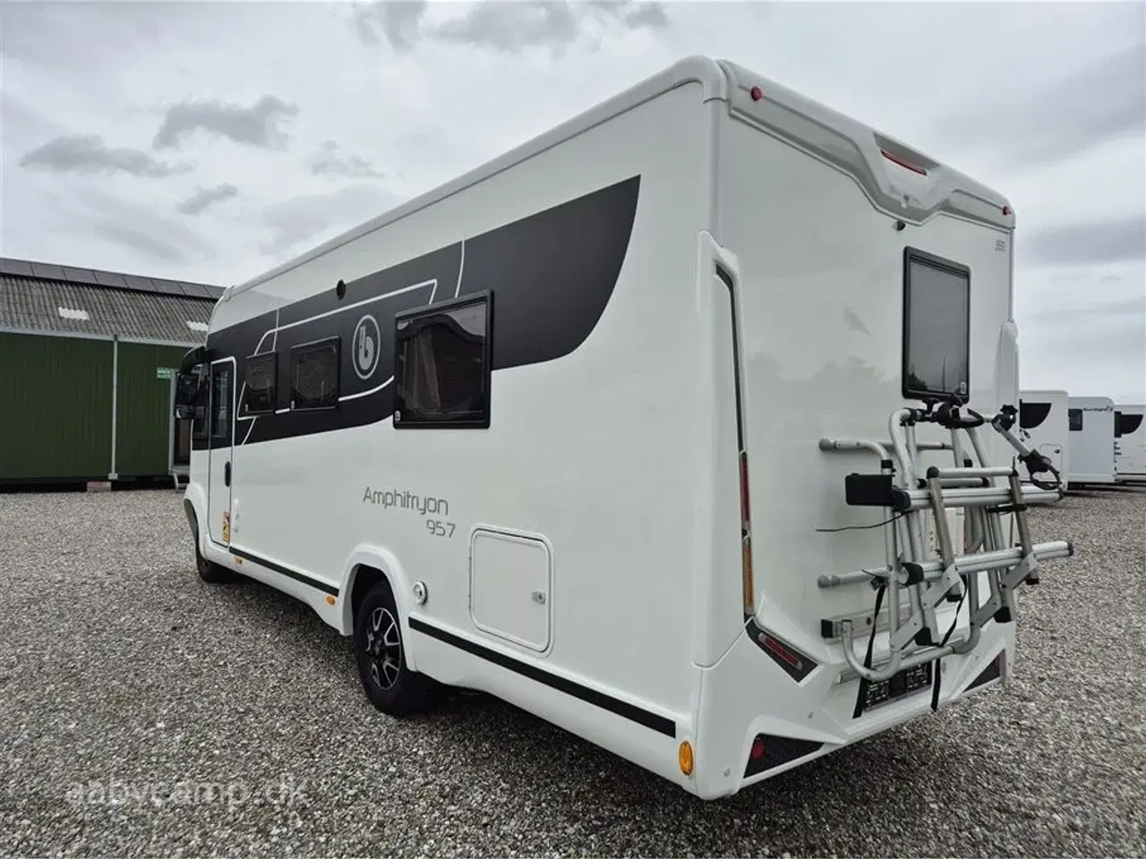 Billede 3 - 2021 - Benimar Amphitryon 957 Solceller. lithium batterier. A/C. hydrauliske støtteben. Webasto Dieselfyr. sænkbart cykelstativ. Luftundervogn på bagaksel.