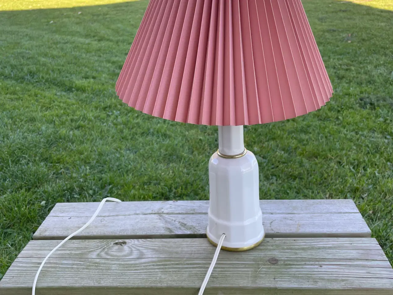 Billede 2 - Heiberg bordlampe med glødepære og skærm