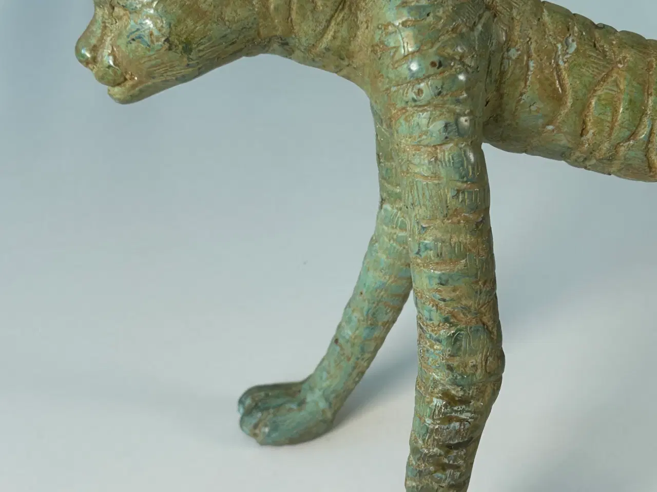 Billede 5 - Stor gepardskulptur i genbrugsbronze – 40 cm lang