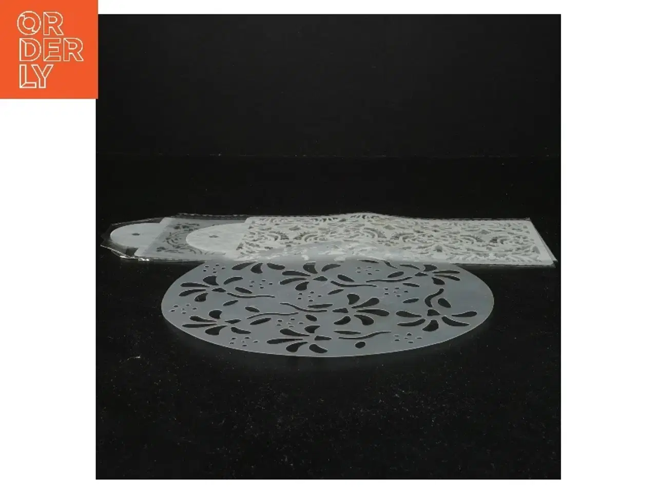 Billede 2 - Dekorative skabeloner til pynt ing af kager , nye (str. 29x11,5 cm)