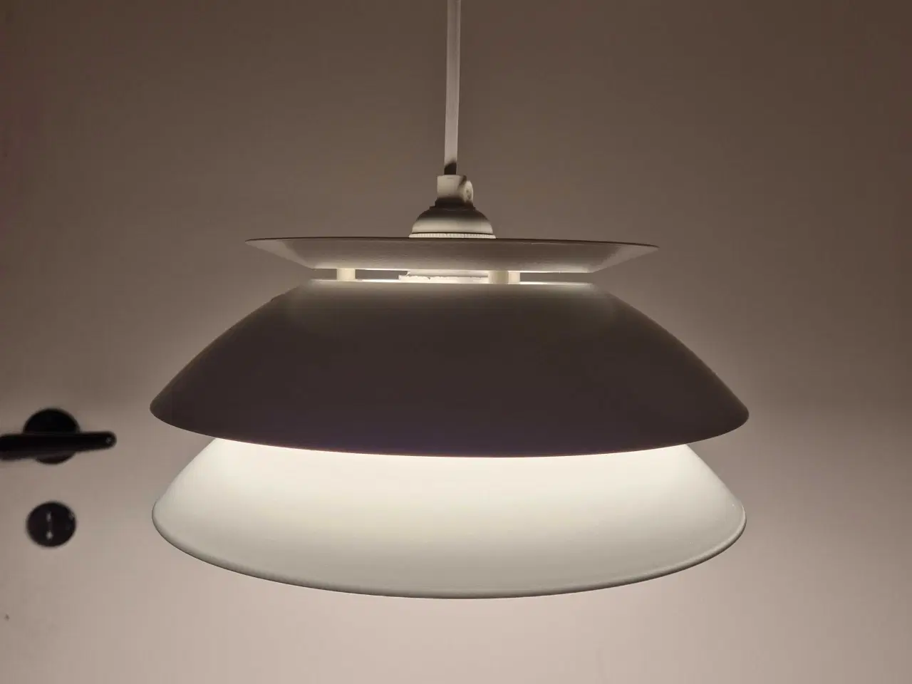 Billede 4 - Velholdt hvid flerskærmspendel 