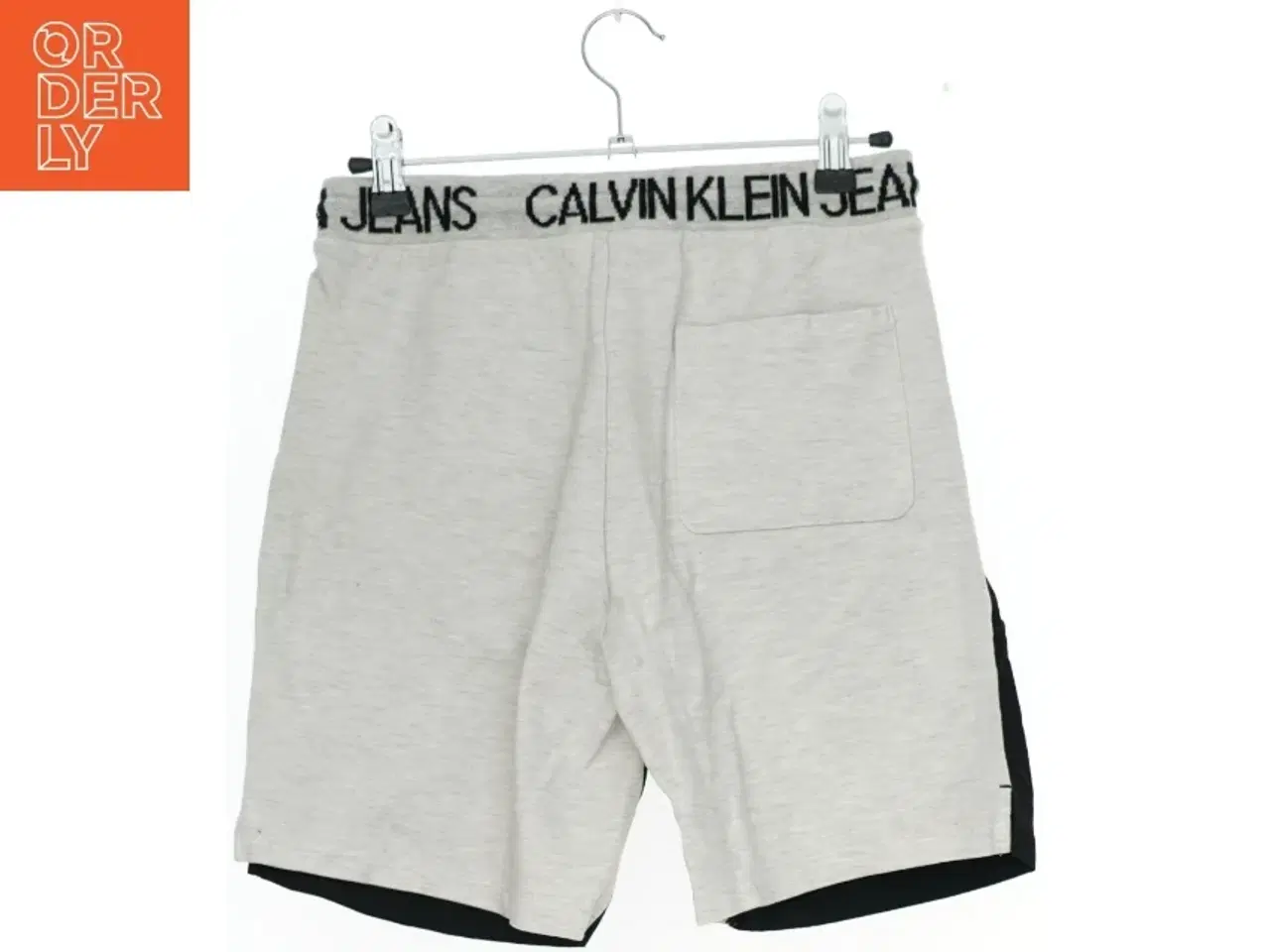 Billede 2 - Calvin Klein Jeans shorts i kontrastfarver fra Calvin Klein (str. 164)
