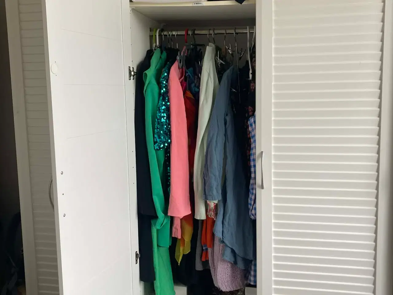 Billede 7 - Praktiske skabe/ garderobeskab 