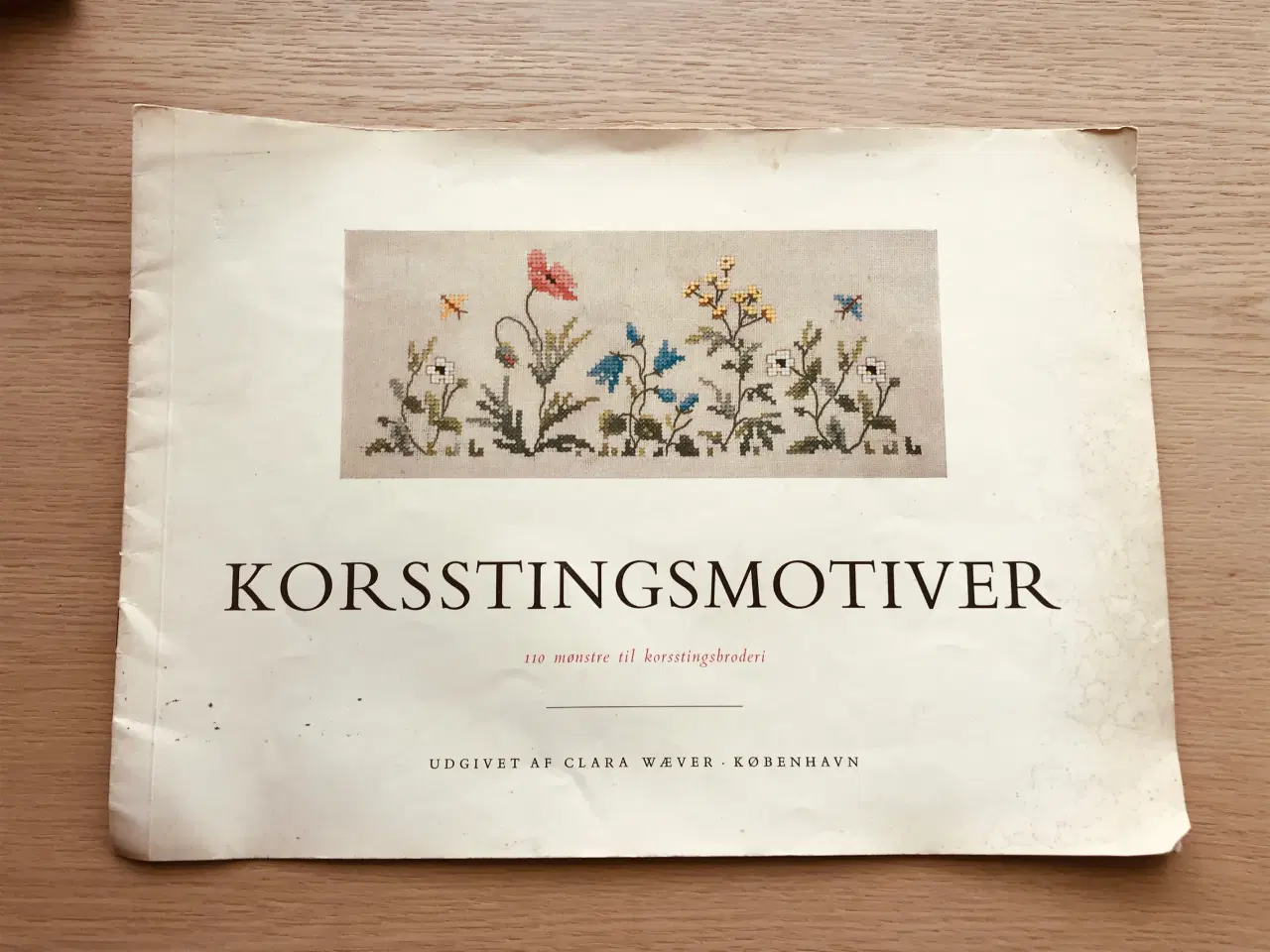 Billede 1 - Korsstingsmotiver  -  110 mønstre til korsstingsbr