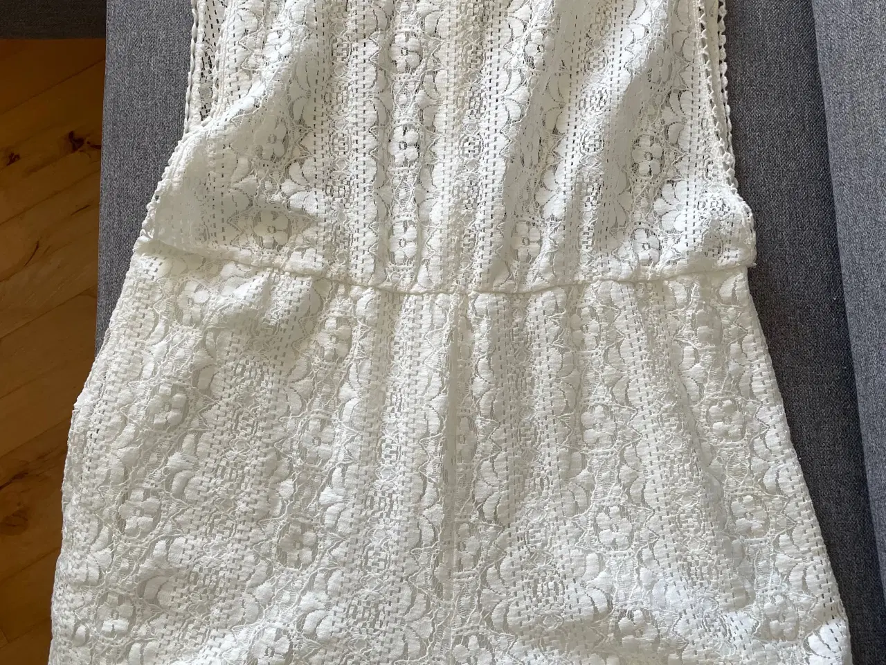 Billede 4 - Sød blonde shortskjole Alice & You, str. 44