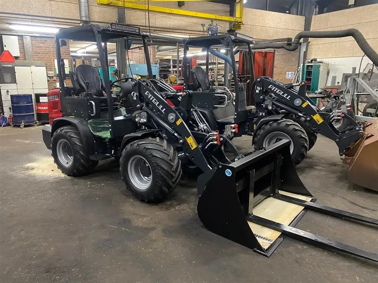 Billede 1 - Pitbull X24-26V Bredsgaard A/S Pitbull klargørings center for Danmark