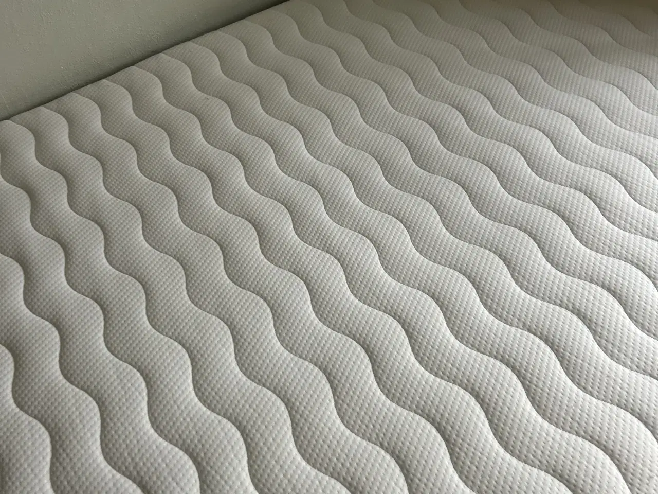 Billede 2 - Memory foam seng m. Topmadras