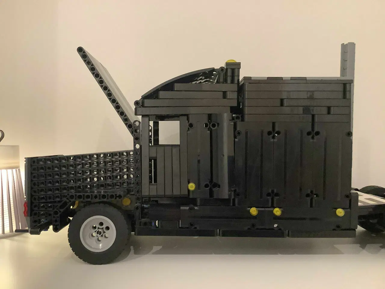 Billede 12 - UNIK Selvbygget Sort Technic lego Trucker 