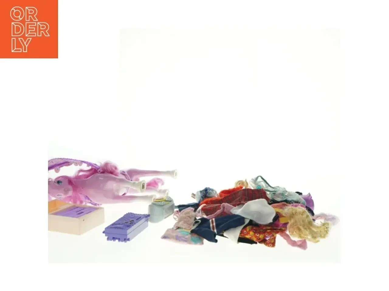 Billede 2 - Dukketøj og tilbehør (str. Passer til standard mode dukker.)