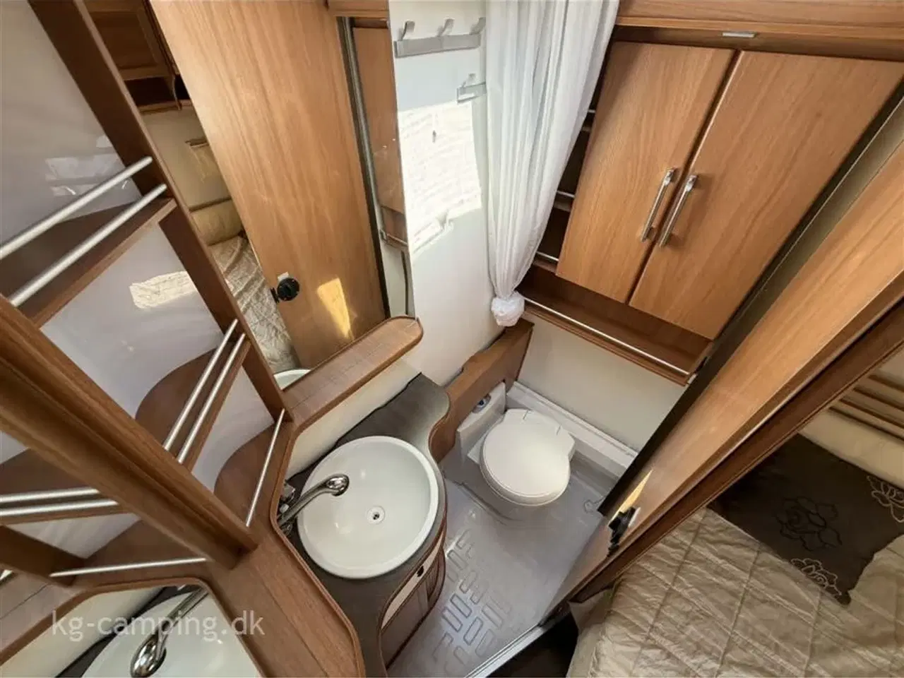 Billede 11 - 2011 - Kabe Royal 520 XL   Dobbeltseng - Sunshine plus - mover - Kompressor køleskab og meget meget mere.