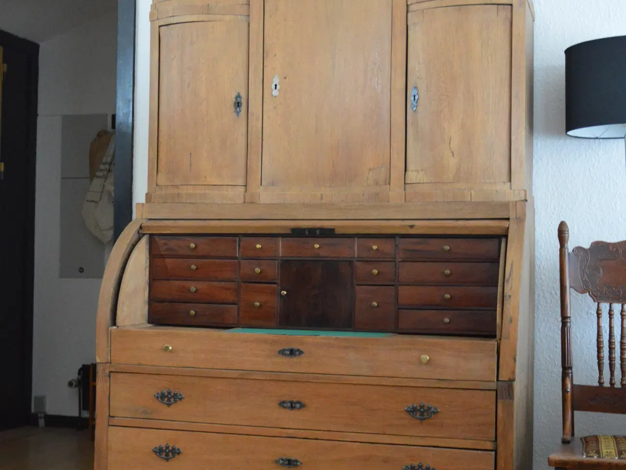 Billede 1 - Chatol  med konkav konvekse låger