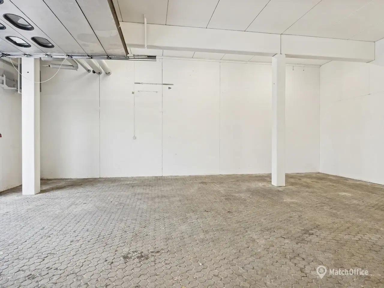 Billede 4 - Nyistandsatte kontor- og lagerlokaler med adgang til elevator (1. sal)