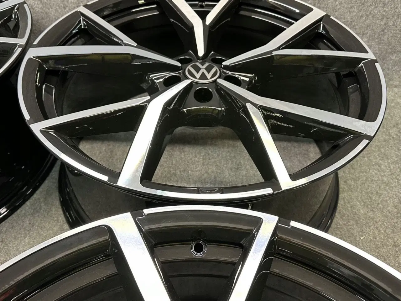 Billede 7 - ALUFÆLGE VW TOUAREG III R-Line Estoril 22''