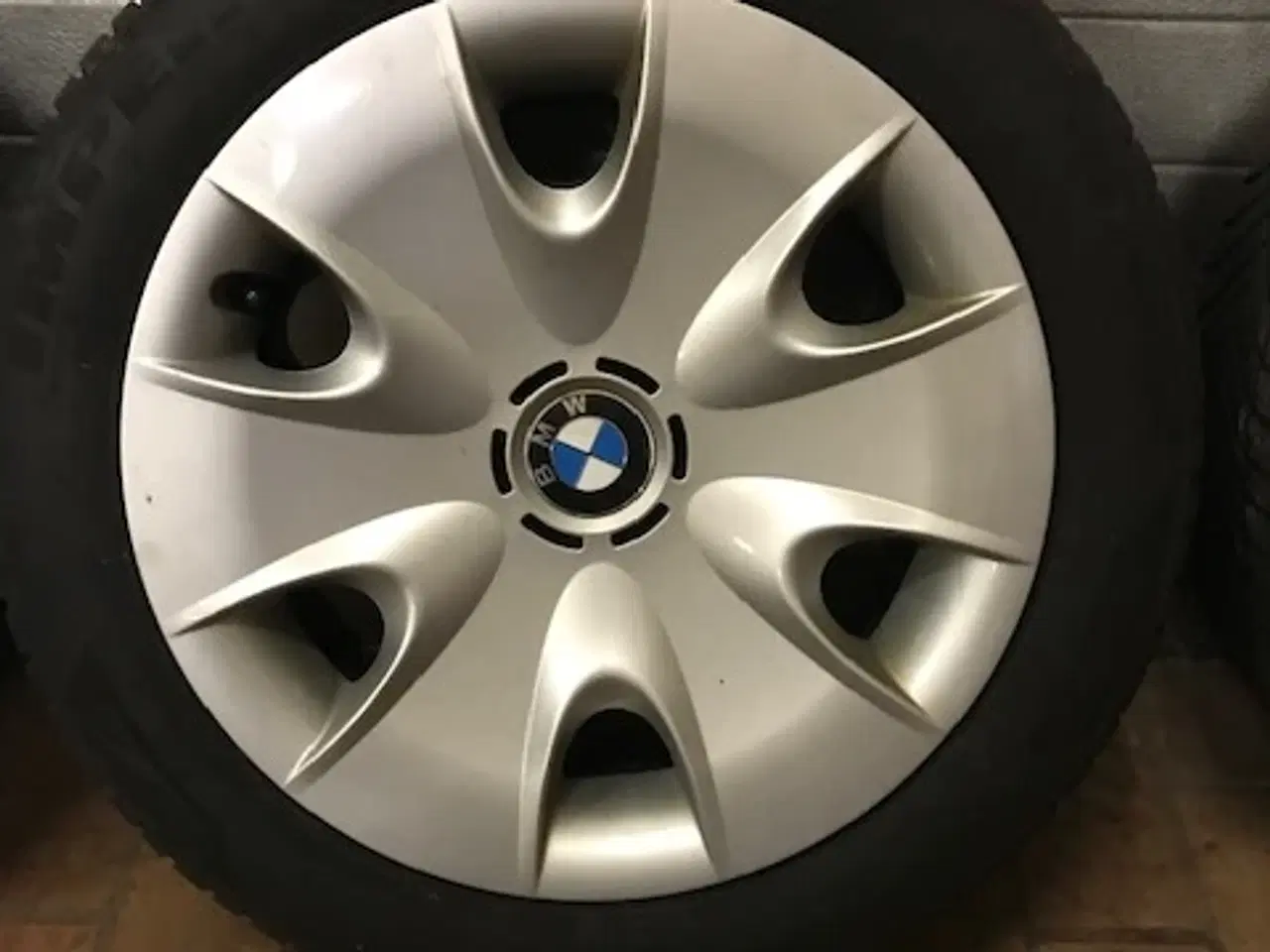 Billede 1 - BMW 1 serie van 16" stålhjul med kapsler