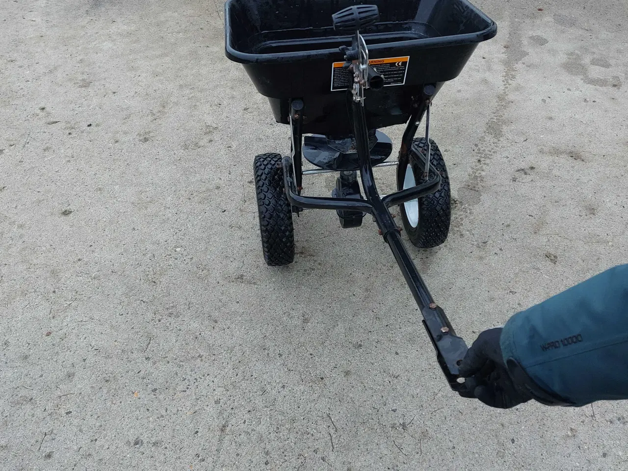 Billede 1 - Gødningsspreder