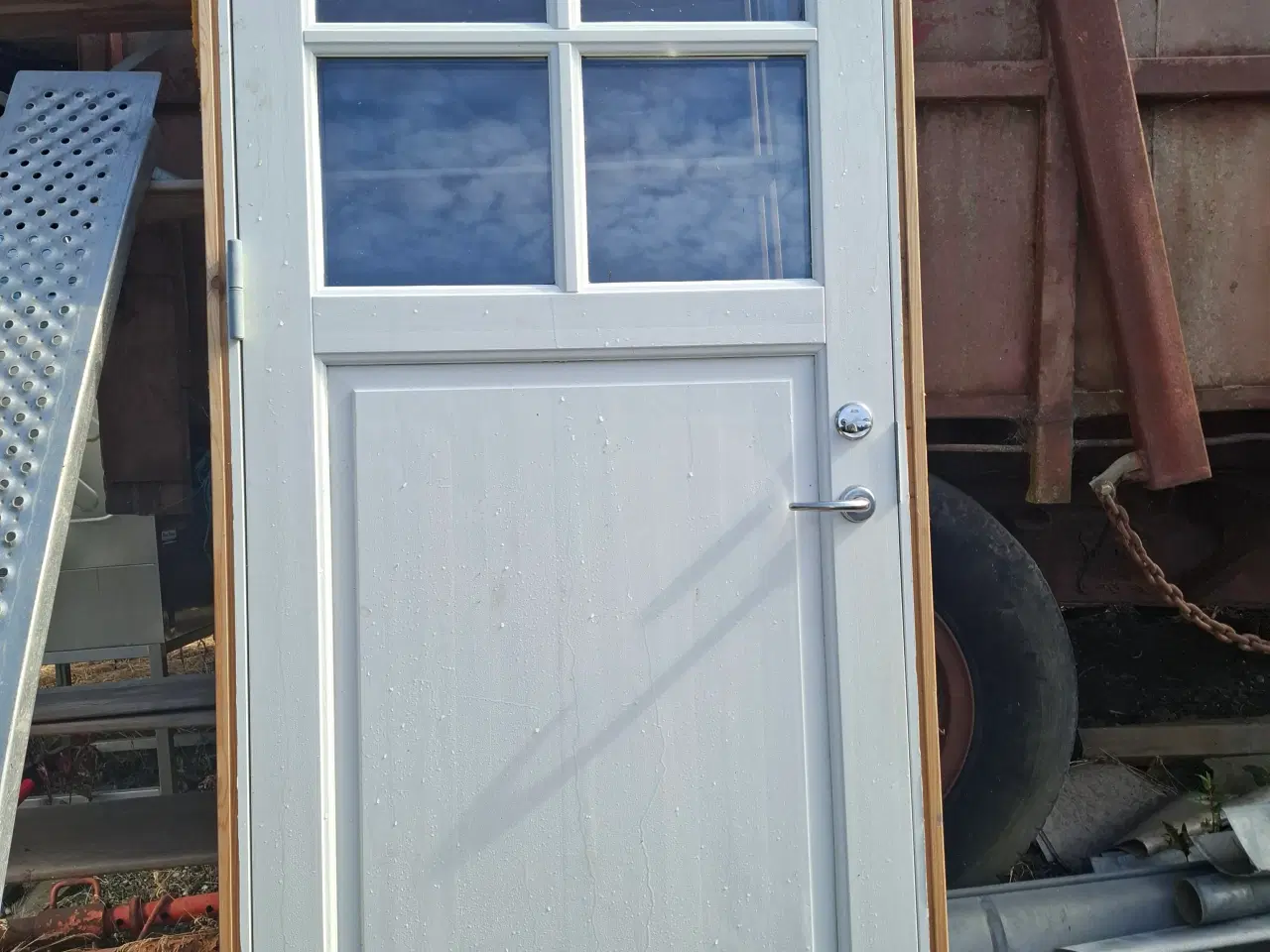 Billede 2 - Pænt hvid ydredør 