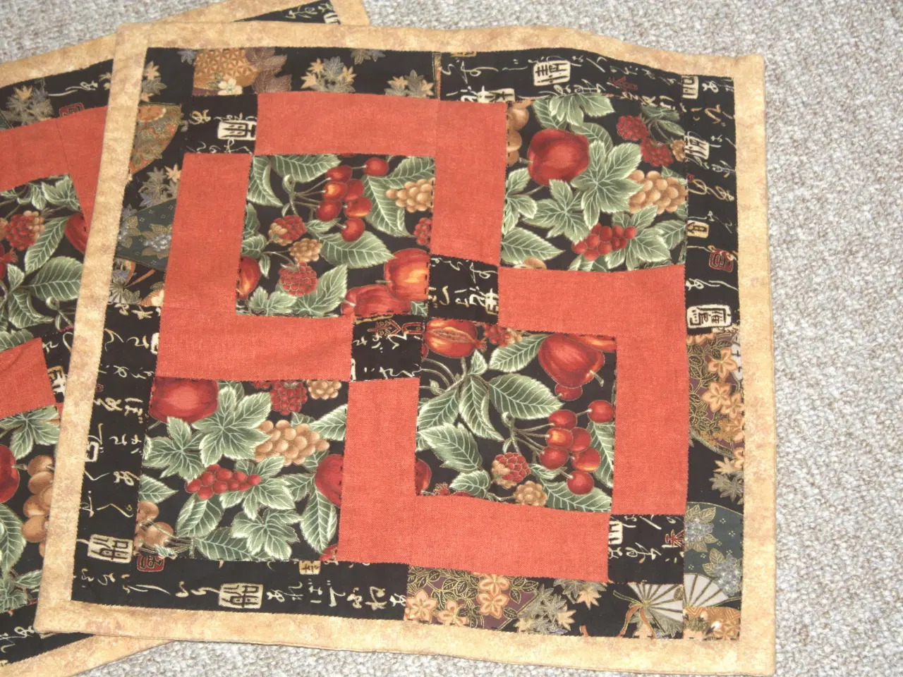 Billede 2 - Patchwork pudebetræk 38 cm x 38 cm 2 stk.