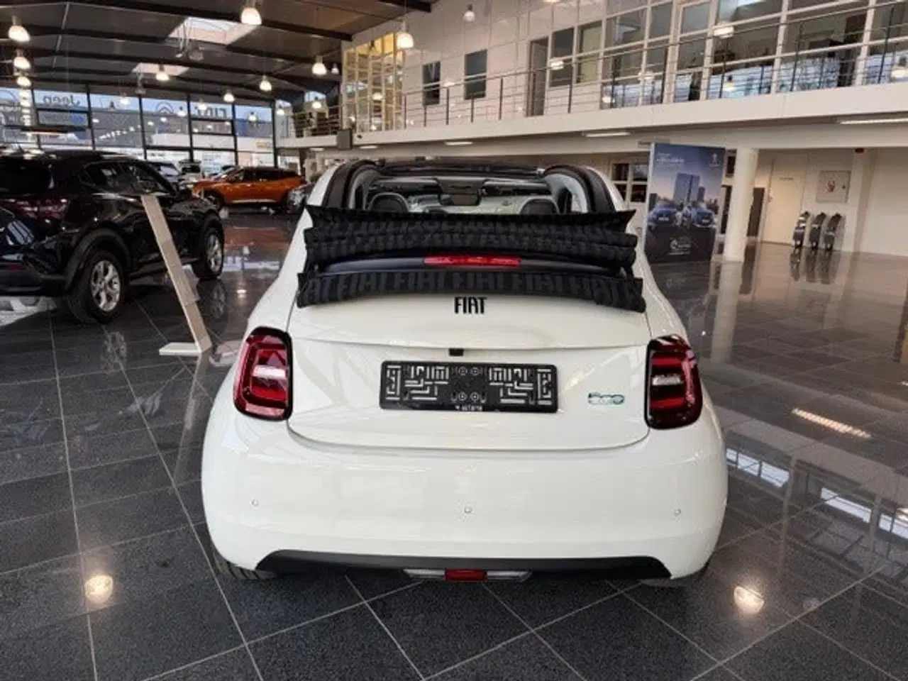 Billede 2 - Fiat 500e 42 Cold la Prima Cabrio