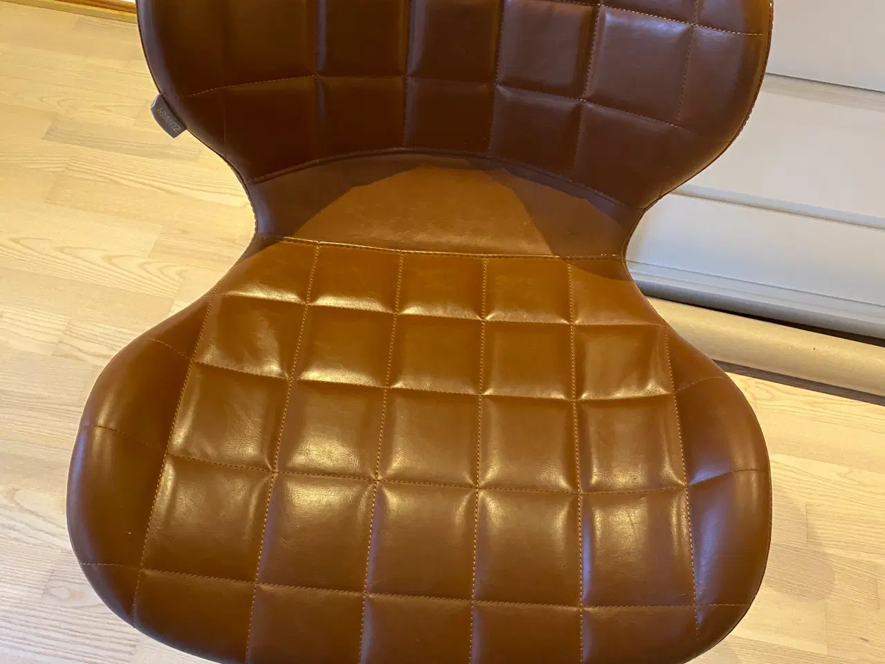 Billede 1 - 6 stnk Omg Ll brun læder stole