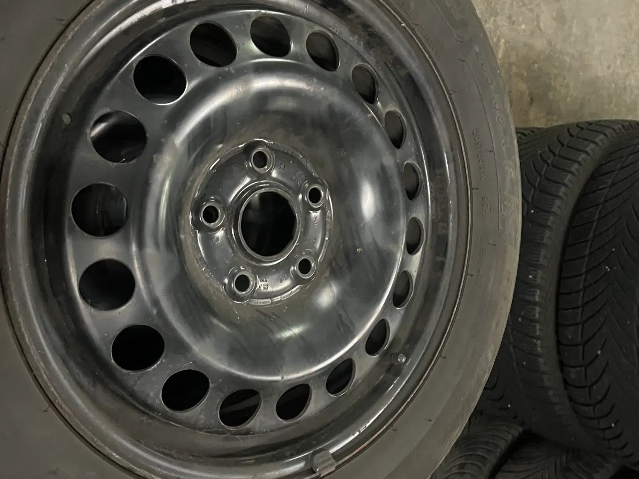 Billede 1 - 205/60-16 vinterdæk