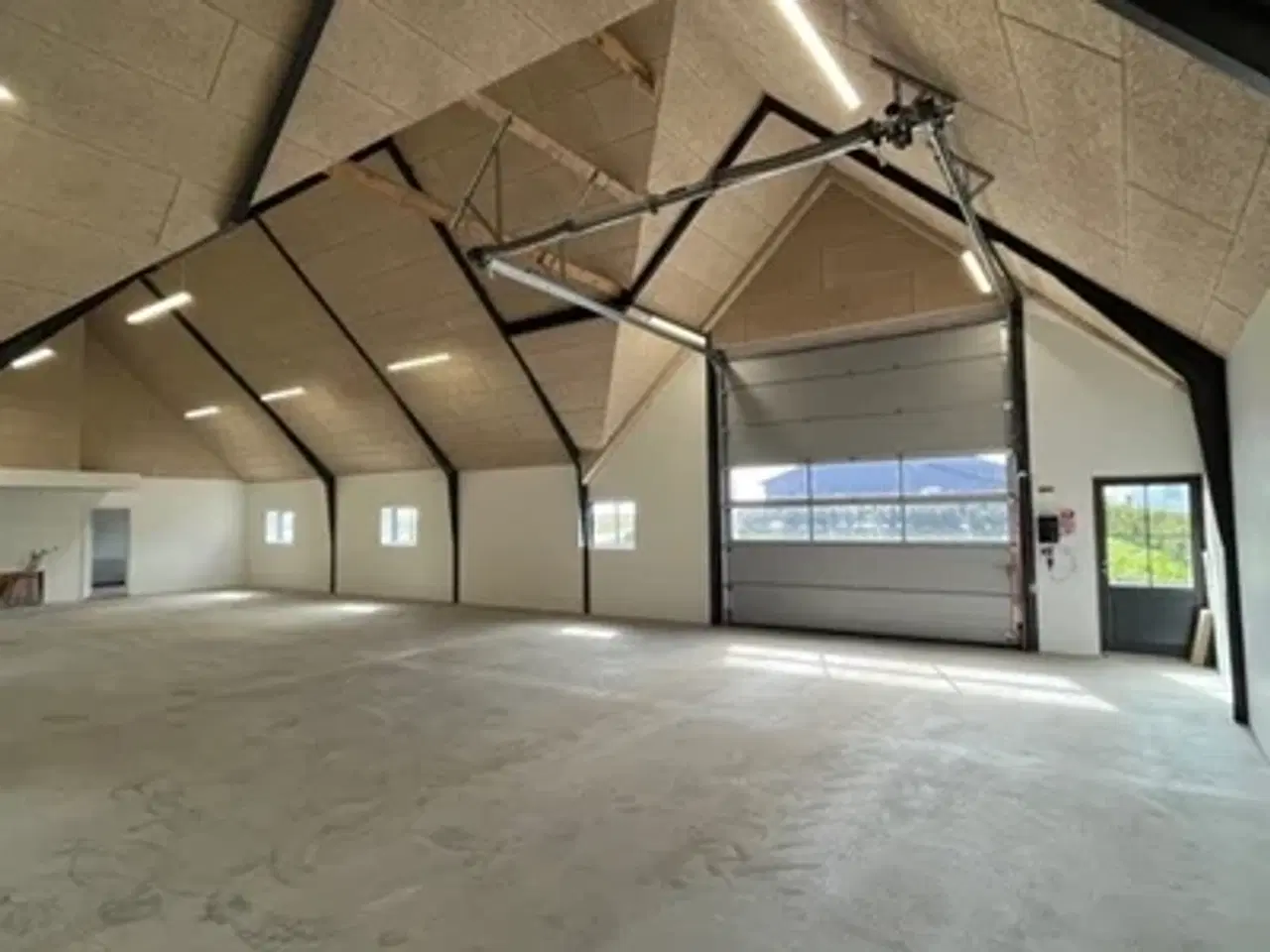 Billede 1 - 330 m2 Showroom