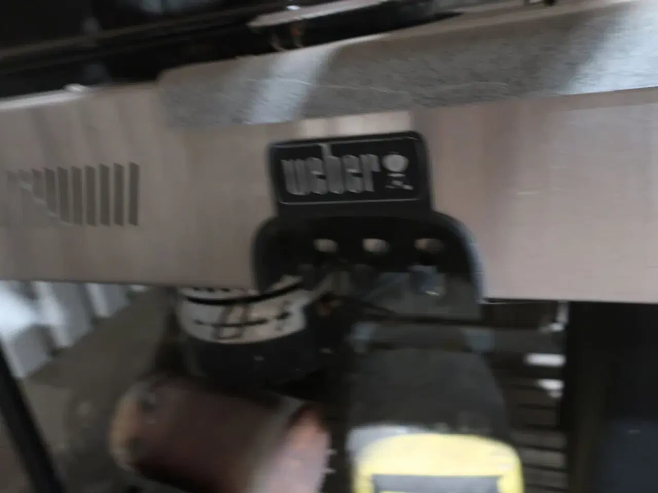 Billede 4 - Kuglegrill med bord WEBER