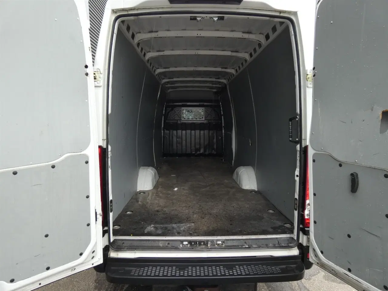 Billede 8 - Iveco Daily 35S16 16m3 2,3 D 156HK Van 8g Aut.