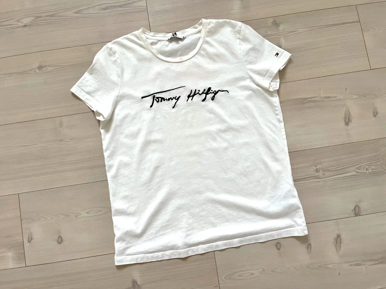 Billede 2 - T-shirt, Bluse, Tommy Hilfinger str. M