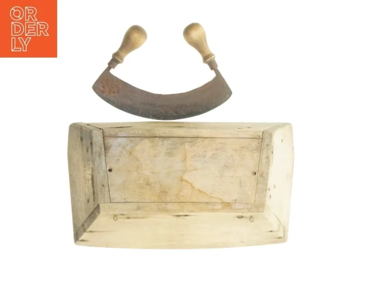 Billede 4 - Gammel urtehakkebræt med urtekniv (str. 39x22 cm)