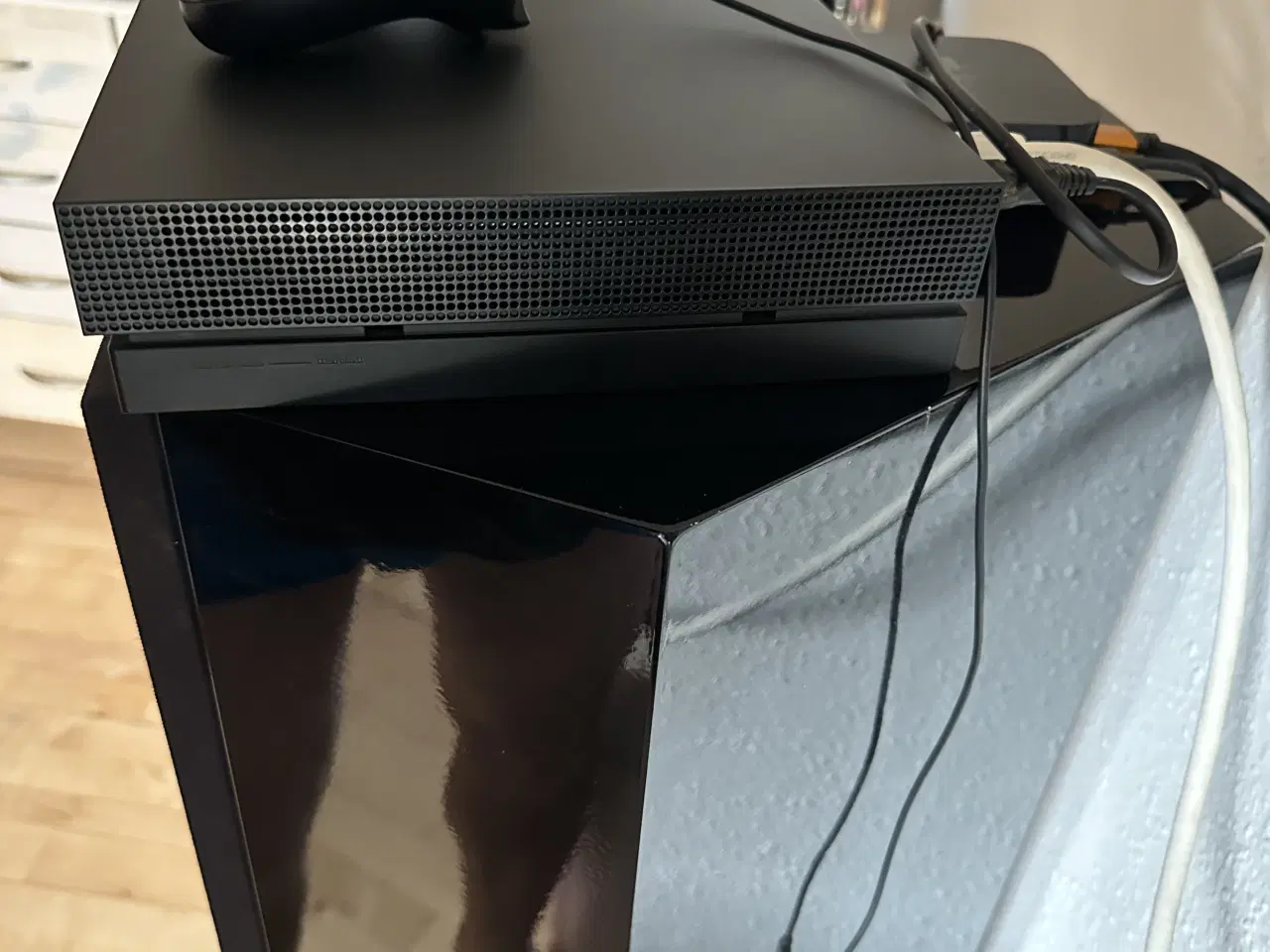 Billede 3 - Xbox one x sælges