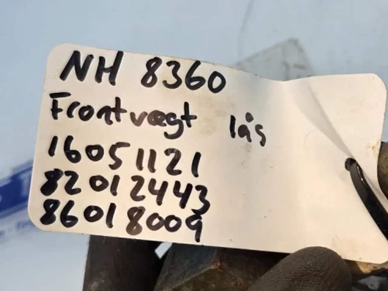 Billede 3 - New Holland 8360 Frontvægt Lås 16051121