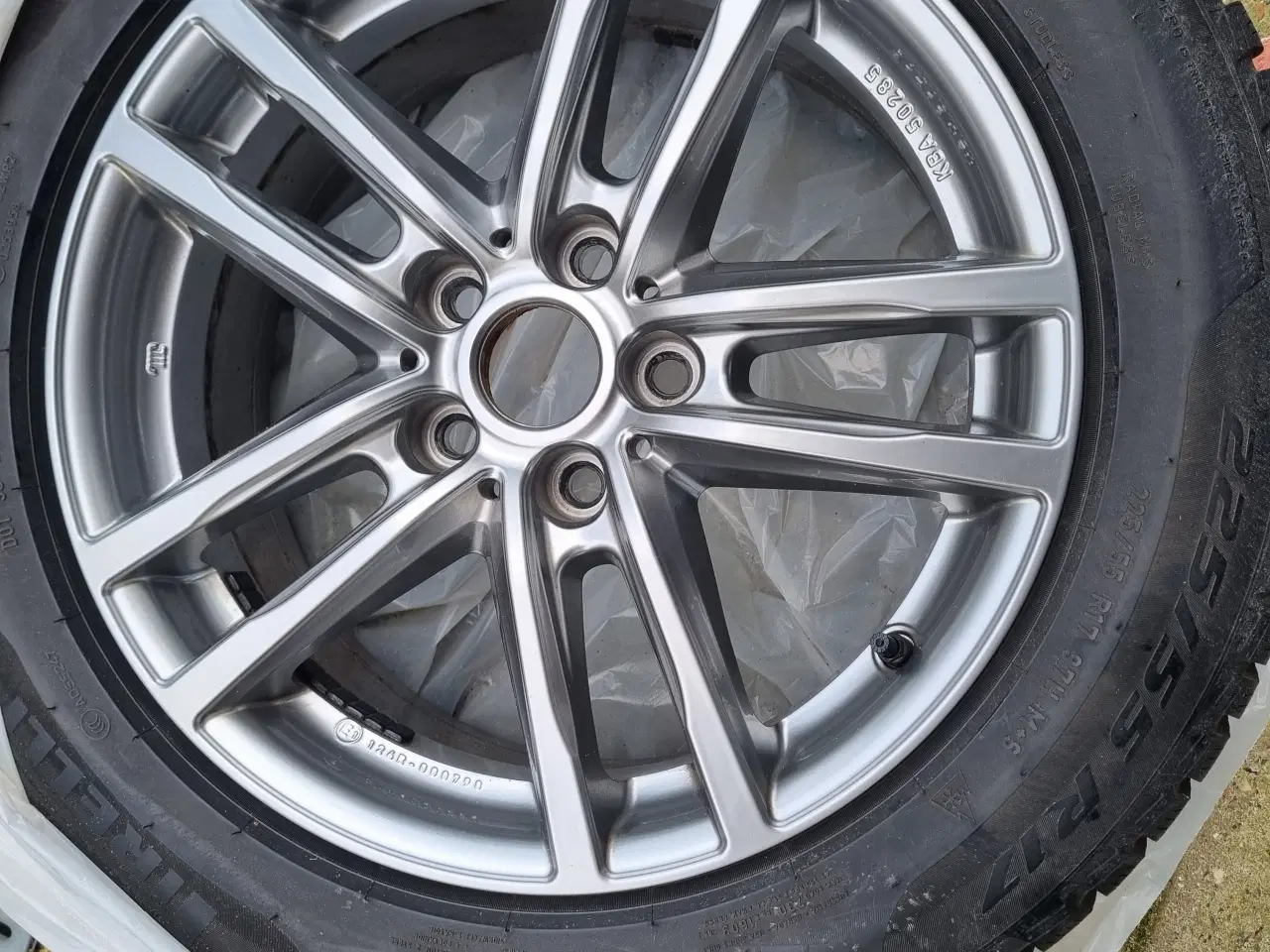 Billede 3 - 17" originale BMW alufælge m/vinterdæk 