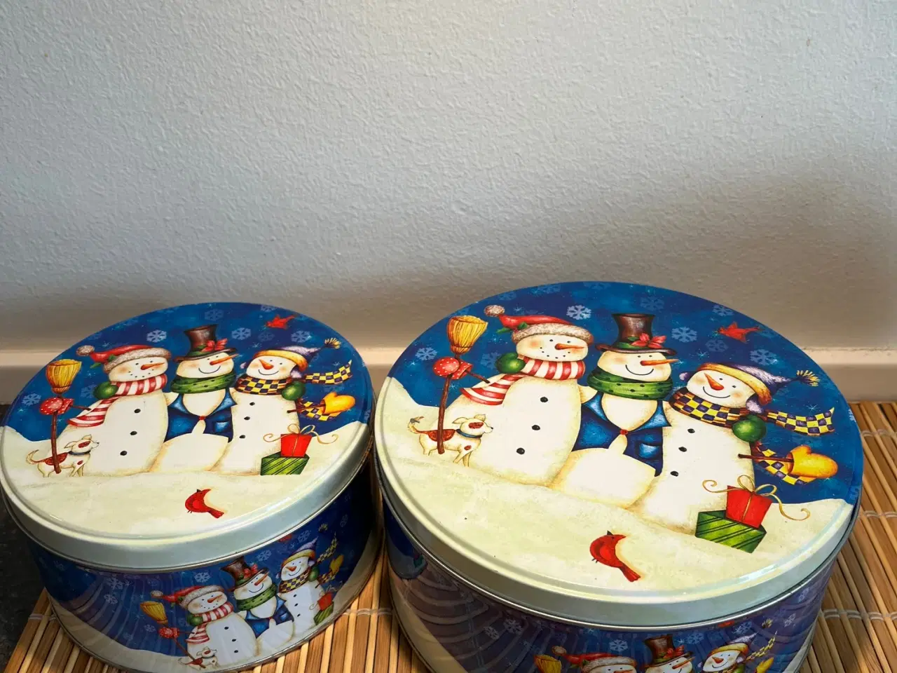Billede 1 - Julemotiv 2 runde metaldåser med snemænd sæt
