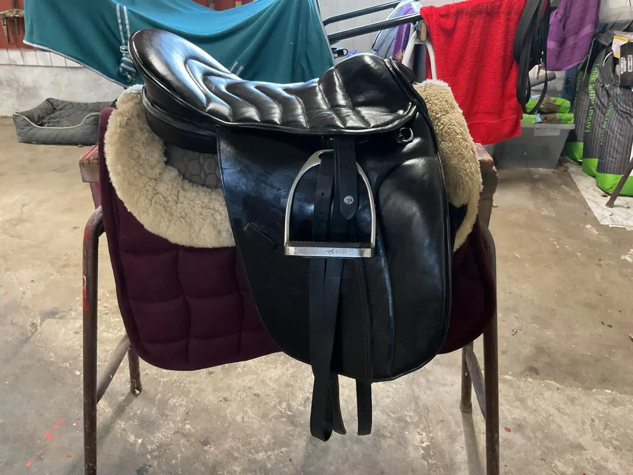 Billede 2 - Sadel med stigbøjler