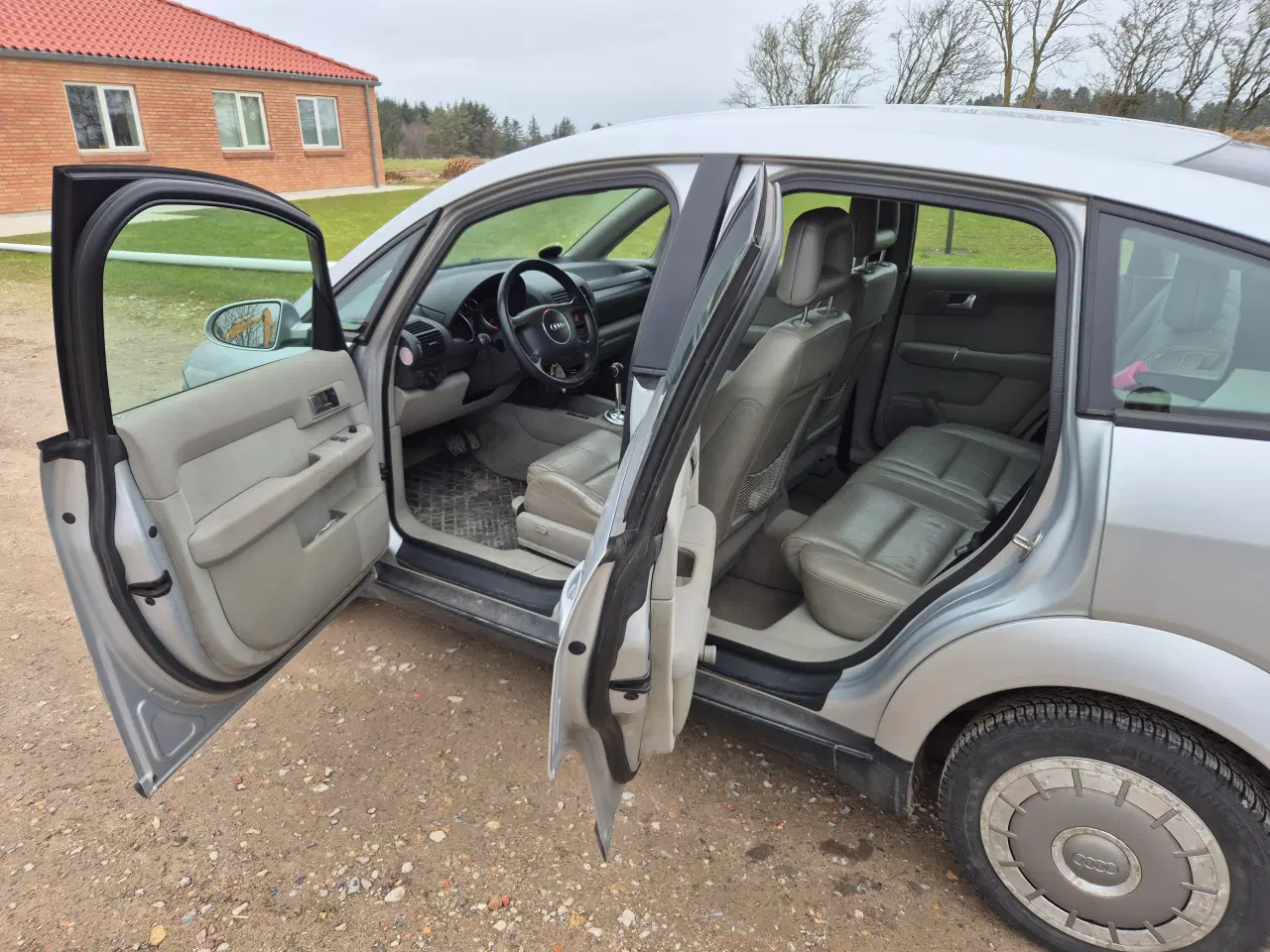 Billede 4 - Godt udstyret