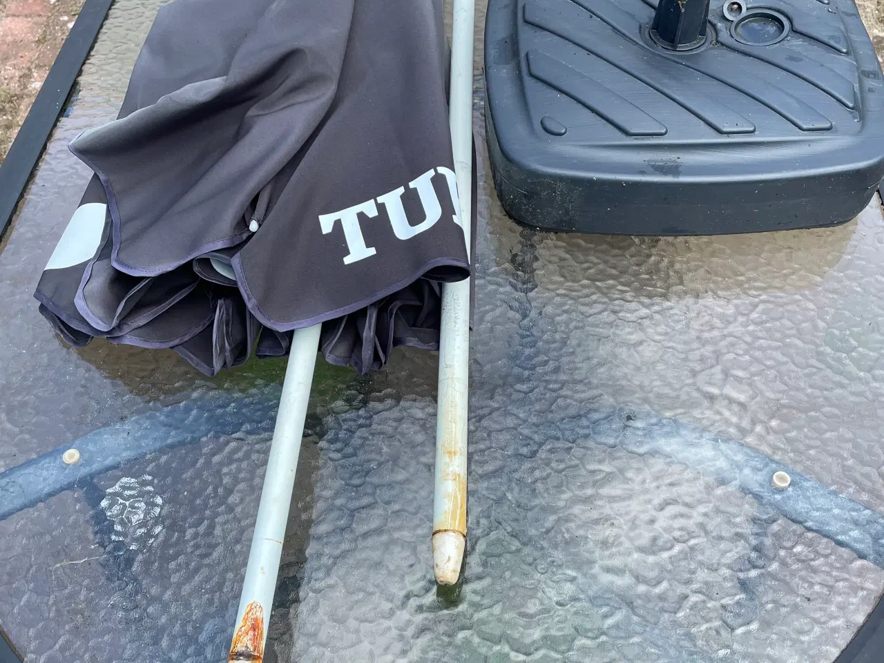 Billede 4 - Havebord med parasol