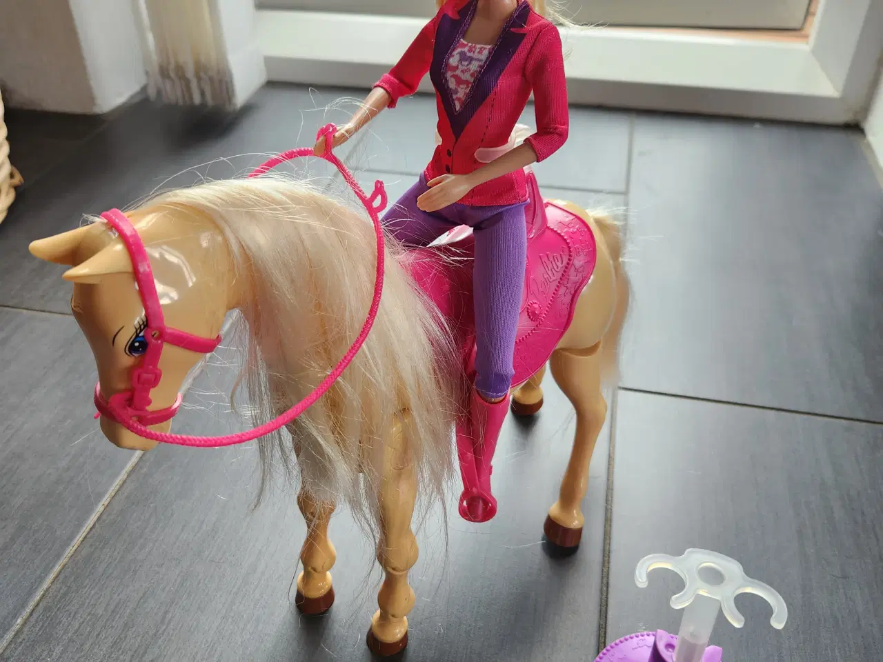 Billede 4 - Diverse  Barbie dukker med tilbehør
