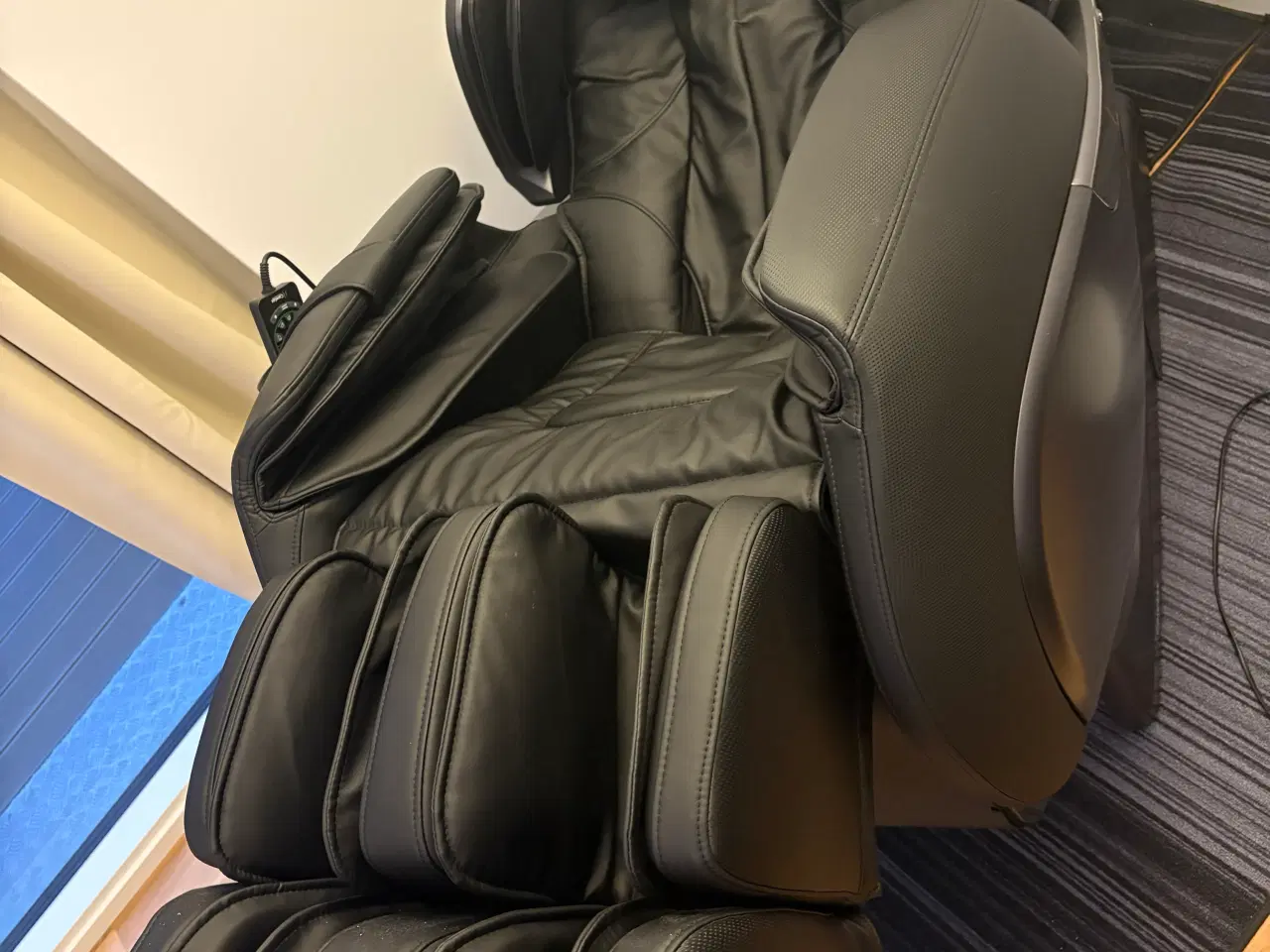 Billede 2 - Carelax Everest Massage chair 2 year warranty left