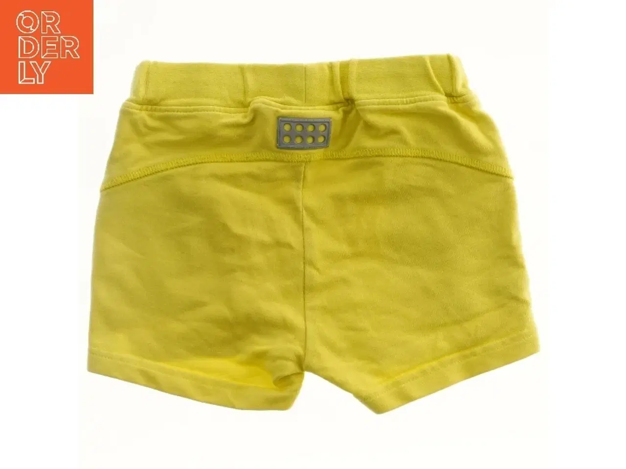 Billede 2 - Gule shorts fra Lego (str. 98)
