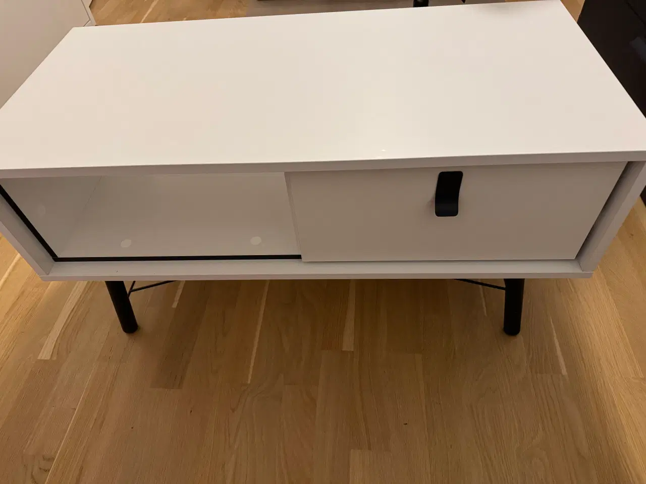 Billede 1 - Hvidt sofabord fra Dallsbolighus