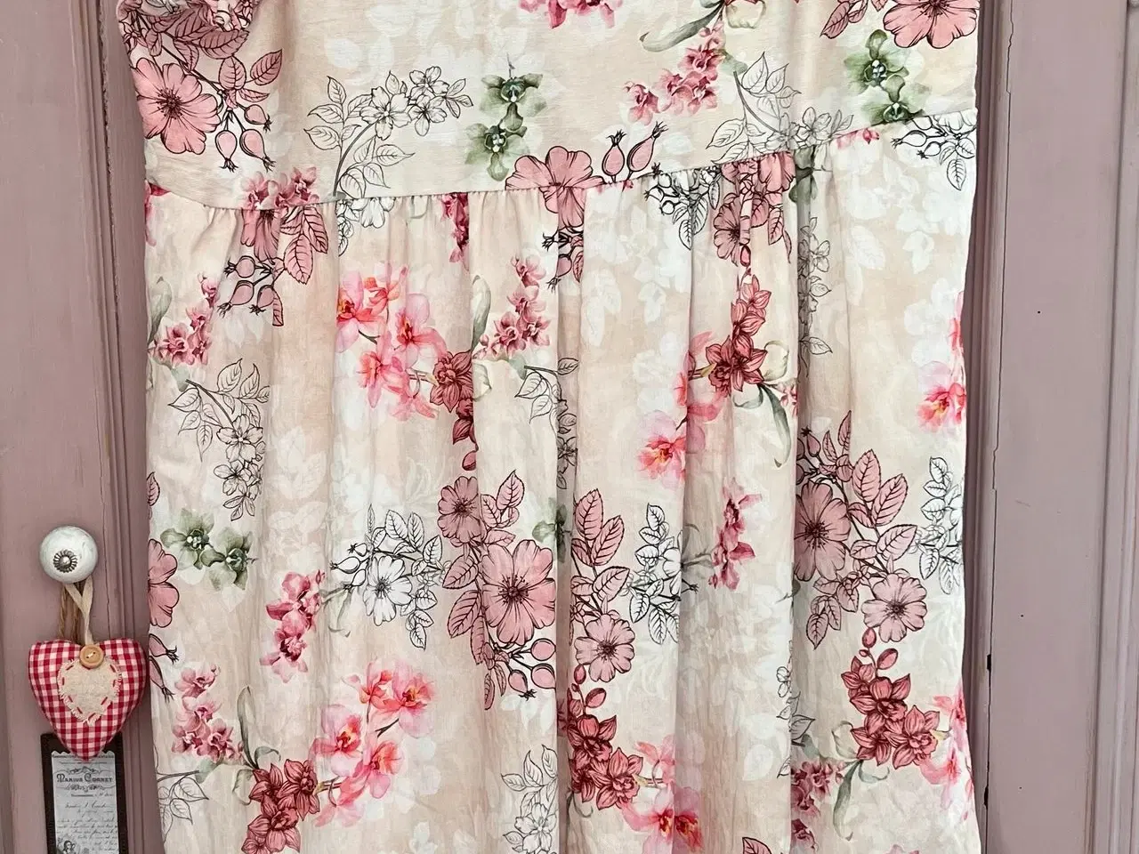 Billede 4 - blomstret sommerkjole fra Marta Du Chateau