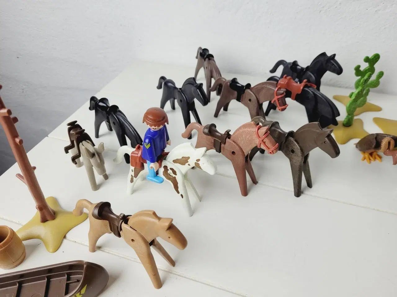 Billede 2 - ⭐️- Playmobil-sæt med Cowboyer og Indianere