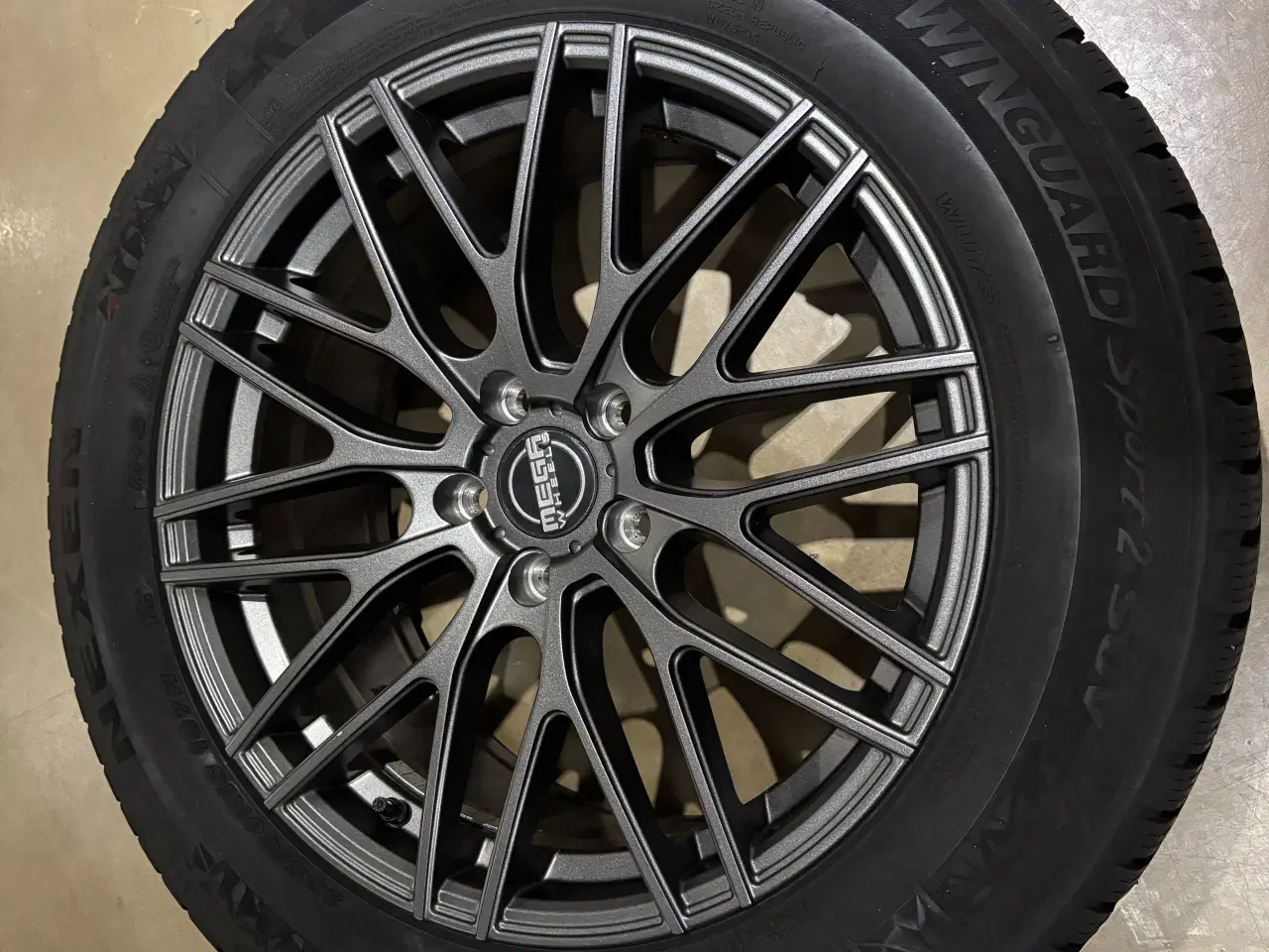 Billede 1 - Vinterhjul 18” med 8 mm mønster