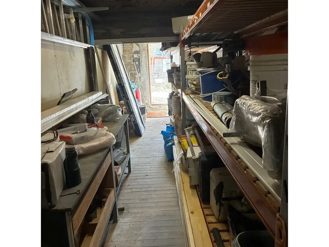 Billede 15 - Velbeliggende lager udlejes nu på Strandvejen. Klampenborg