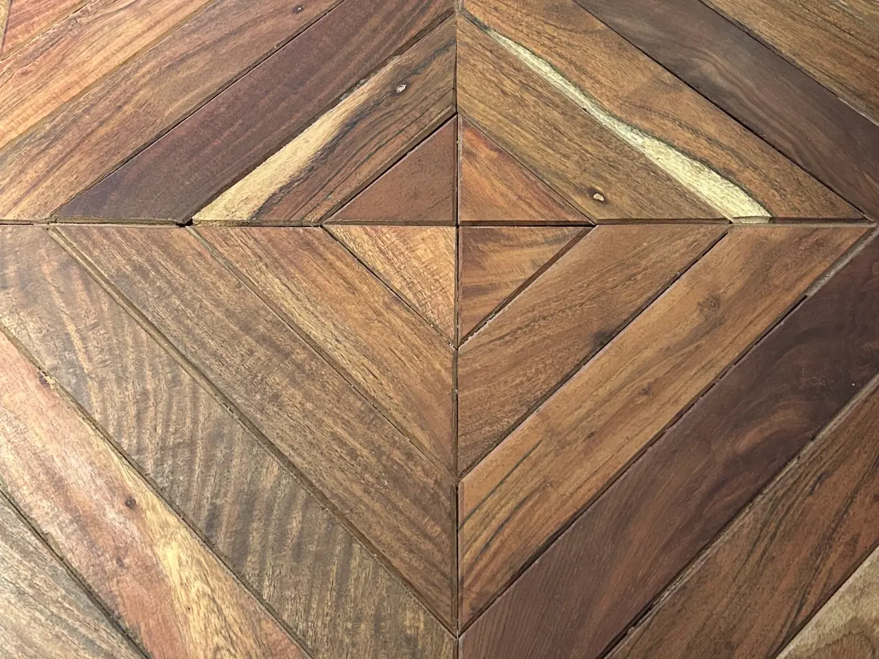 Billede 5 - Flot massivt spisebord