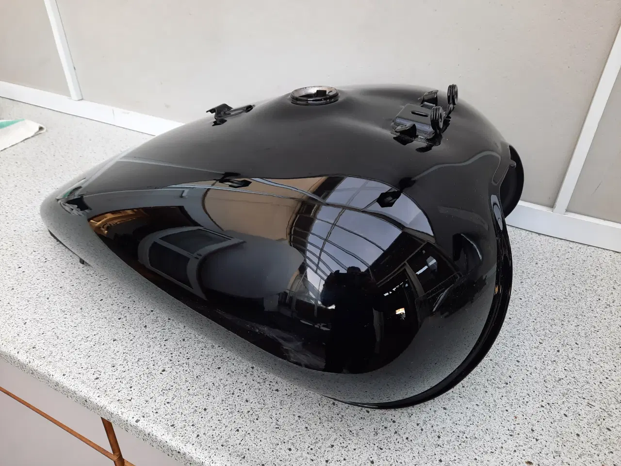 Billede 3 - Benzintank i sort til Intruder M1800